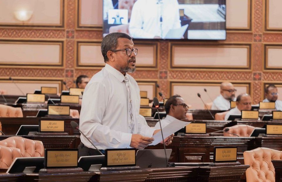 ގަވާއިދާ ހިލާފަށް ރާއްޖެ އެތެރެވެ، ބްރިޖަށް އުރުނު 2 ބޯޓުގެ މައްސަލަ ބަލަން ޖެހޭ: ކުޑޫ