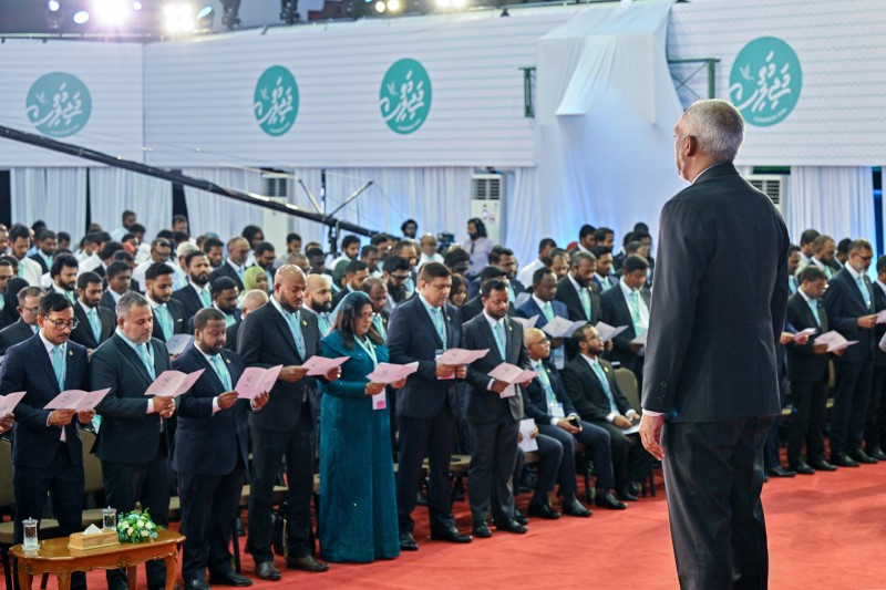 މިނިސްޓަރުން ހިމެނޭހެން 10 ބޭފުޅަކު ޕީއެންސީގެ ލީޑަޝިޕަށް ރައީސް އައްޔަނުކުރައްވައިފި
