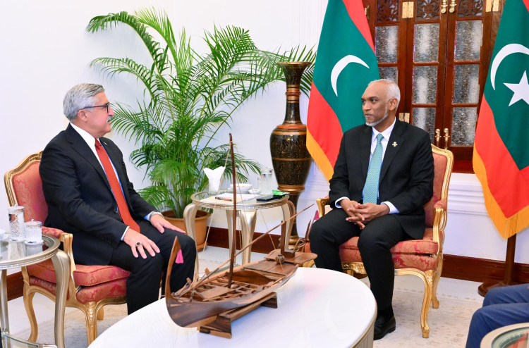 ތުރުކީގެ ވެރިކަންކުރާ ޕާޓީގެ ވަފުދެއް ރައީސް މުއިއްޒުއާ ބައްދަލު ކުރައްވައިފި