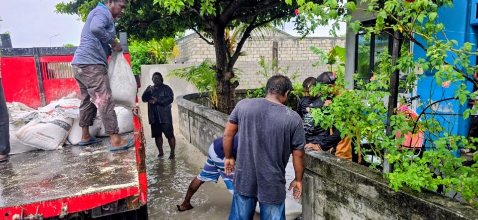 އިނގުރައިދޫގައި ފެންބޮޑުވެ 15 ގެއަކަށް ގެއްލުން ވެއްޖެ