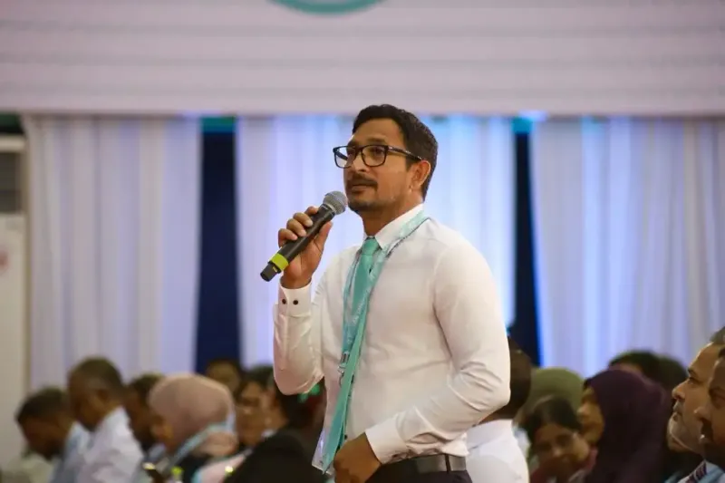 ރައީސް މުއިއްޒު ވެވަޑައިގެންނެވި ވައުދުތައް ދޮގު ވައުދަކަށް ނަހައްދަވާ، ބޮޑު ޕަސެންޓެއް މިއަދާ ހަމައަށް ރަނުން ރަނަށް ފުއްދަވާފައިވާތީ ރައްޔިތުން ތިބީ އުފަލުން: ފަލާހު