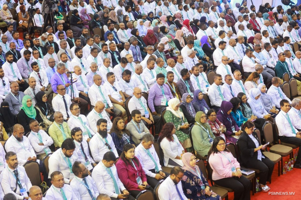 ޕީއެންސީގެ ރިޔާސީ ޓިކެޓް ރައީސް ޑރ. މުޢިއްޒަށް އަރުވަން ދެންނެވުމަށް ފާސްކޮށްފި