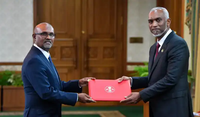 24 ގަޑިއިރު ތެރޭ ގާނޫނުތަކަށް ބަދަލު ގެނެސް، އަމަލުކުރަން ފަށާ ގައުމަކީ އިންވެސްޓުކުރަން ރައްކާތެރި ތަނެއް ނޫން، މީގެ ފަހުން ރާއްޖޭގައި އިންވެސްޓު ނުކުރަން ނިންމައިފިން: ޚަލީލް