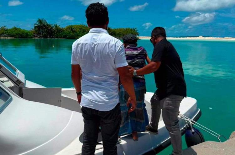 ދަރިން ތިބެ އަޅާލުމެއް ނުލިބި 15 އަހަރު އެކަނި އުޅުނު މީހަކާ ދައުލަތުން ހަވާލުވެއްޖެ