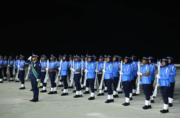 17،000ރ. ގެ މުސާރައަކާ އެކު ފުލުހުންގެ ވަޒީފާ އަށް މީހުން ހޯދަނީ