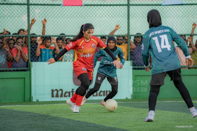 ނައިބޮލި ފުޓްސަލް، އަންހެން ފައިނަލުގައި އެޕެކްސް އާއި ކޭކޭޑީޑީ