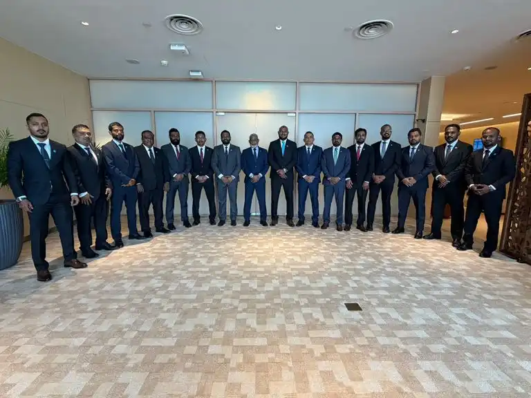 ޕީއެންސީގެ 16 މަޖިލިސް މެންބަރުން ޕާކިސްތާނަށް!