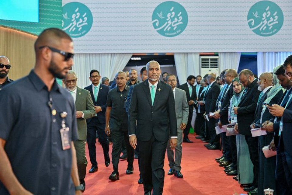 ރައީސް ޑރ. މުއިއްޒަށް ޕީއެންސީގެ ރިޔާސީ ޓިކެޓް އަރުވައިފި