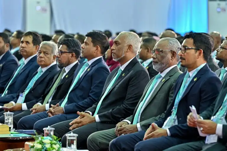ވަކި ޕާޓީއަކަށް ނުބަލައި ކުށްކުރާ މީހުންނަށް އަދަބު ދޭނަމަ މުއިއްޒު ޕާޓީގެ މަތިފަޑި މިއަދު ފެންނާނީ ޖަލުން: ޑރ. ޖަމީލް
