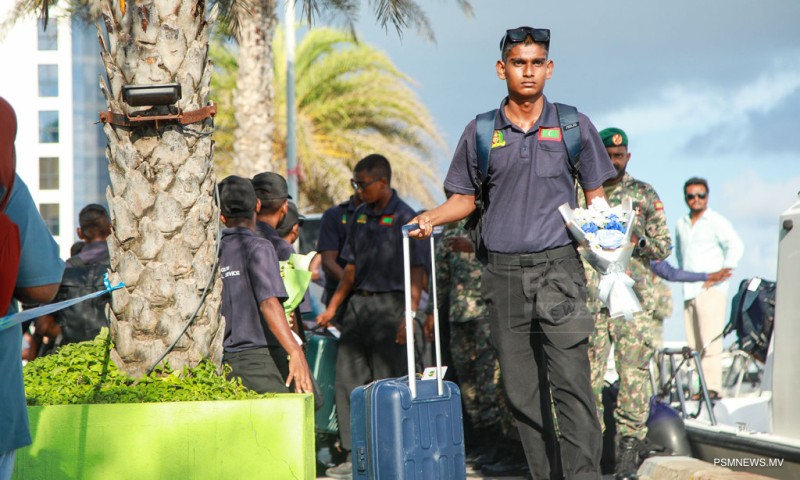 ޕޮޓޯ: ވަޠަނީ ޚިދުމަތުގެ 3ވަނަ ބެޗުގެ ދަރިވަރުން މާލެ އައުން