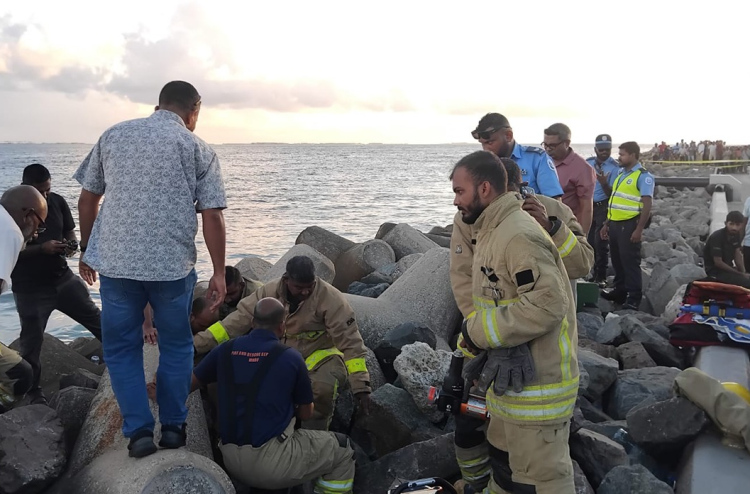 ގާތަކުގެ ތެރޭގައި ތާށިވި މީހާ އެދިގެން ފަރުވާ މެދުކަނޑާލައިފިން: އައިޖީއެމްއެޗް