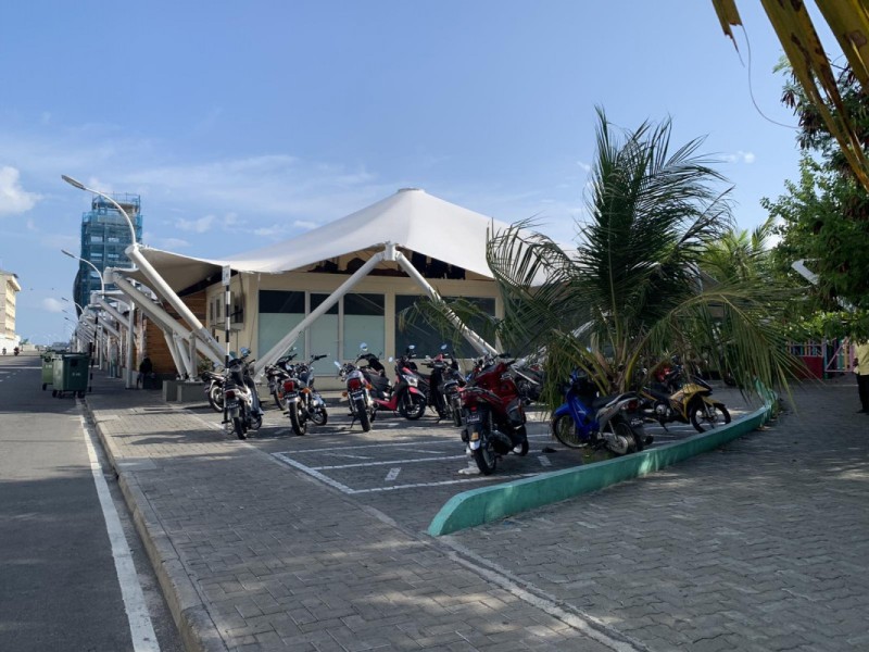 ޒަމާނީ ފެންވަރަށް ތަރައްގީކުރަން ކަމަށް ބުނެ، ހާބަރު ފުޑް ކޯޓުތައް ހުސްކުރަން އަންގައިފި