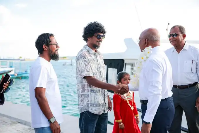 ޝާހިދު އާއި ކެމްޕެއިން ޓީމަށް ގުރައިދޫ އިން ހޫނު މަރުހަބާއެއް!