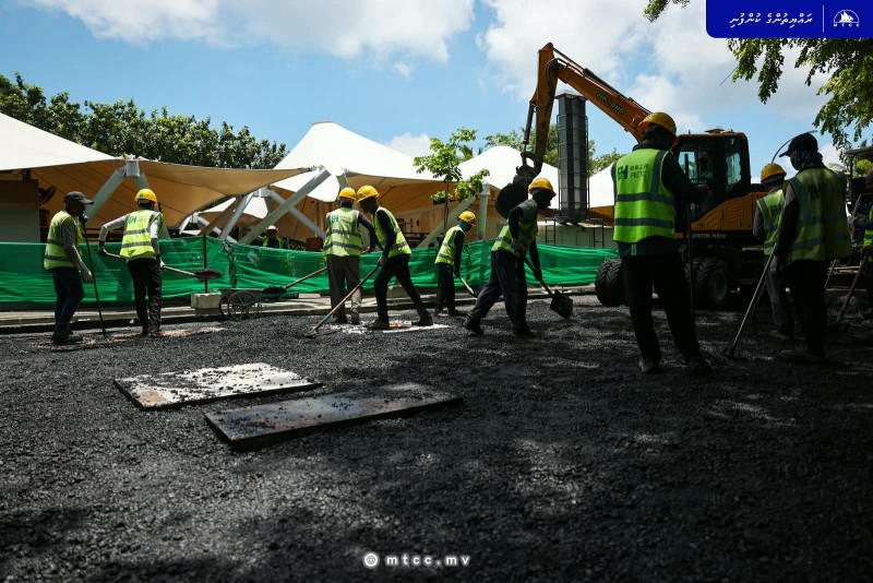 އަމީނީ މަގުގެ މަރާމާތުކުރާ ސަރަހައްދުގައި ތާރު އެޅުމުގެ މަސައްކަތް ފަށައިފި
