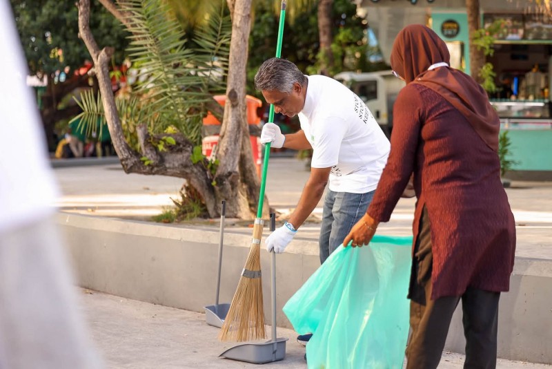 މާލޭގައި އުފައްދާ ކުނި މަދުކުރުމަށް ސަމާލުކަން ދީފިނަމަ އަހަރަކު 40 މިލިއަން ރުފިޔާ ސަލާމަތްކުރެވޭނެ: ޢާޒިމް