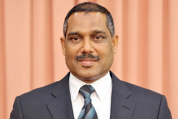 ޢިލްމީ ޚިދުމަތްތެރިޔާ ޑރ. މުޙައްމަދު ޢަލީގެ ޖަނާޒާ އިސްލާމީ މަރުކަޒުގައި؛ ކަށުނަމާދު އިޝާ ނަމާދަށްފަހު