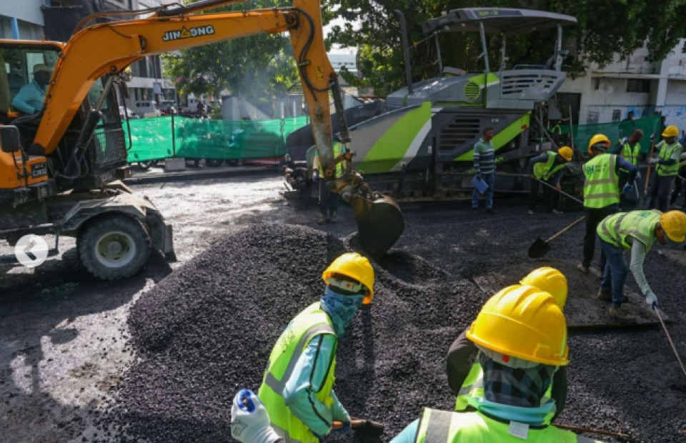 އަމީނީ މަގުގެ ތަރައްގީކުރަން ފެށި ސަރަހައްދުގައި ތާރު އަޅަން ފަށައިފި