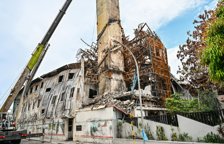 ތިން މިނިސްޓްރީގައި ރޯވީ ކަރަންޓް ޝޯޓުވެގެން ކަމަށް އިންޑިއާގެ ތަހުގީގު ޓީމުން ބުނޭ: ޕޮލިސް