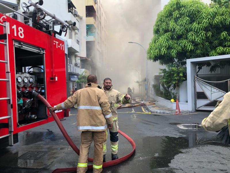 3 މިނިސްޓްރީގައި ރޯވި ހާދިސާ: ވީޑިއޯ ފުޓޭޖްތަކުގެ ވަގުތުތަކުން އަލިފާން ނިއްވާ ސިފައިން ދިޔަ ވަގުތާ މެދު ފުލުހުންނަށް ސުވާލުތަކެއް