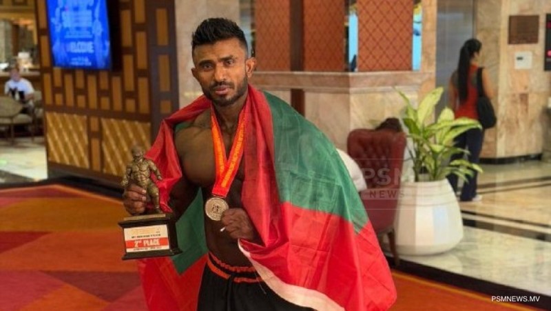 އޭޝިއަން ބޮޑީބިލްޑިން ޗެމްޕިއަންޝިޕުން އަޒްނީނަށް ރިހި މެޑަލް