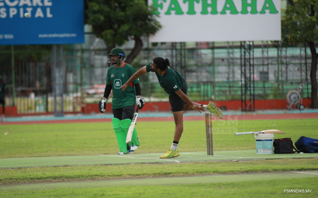 ޤައުމީ ކުރިކެޓް ޓީމު ތައްޔާރު، އެދެނީ ޓީމާއެކު ސަޕޯޓަރުން ތިބުމަށް: ކޯޗު