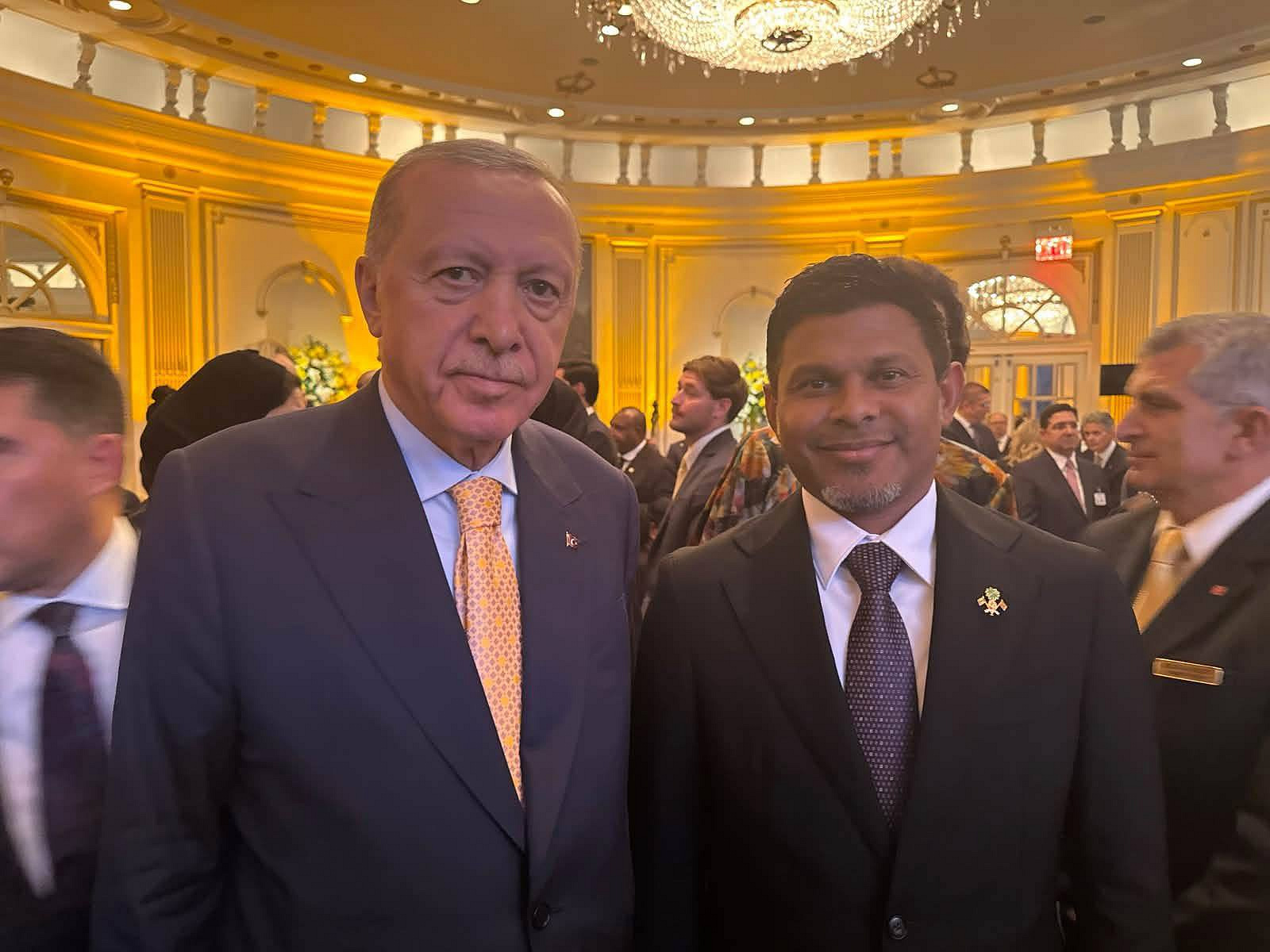 ފްރާންސާއި ތުރުކީގެ ނުފޫޒުގަދަ ލީޑަރުންނާ އެކު، ނައިބު ރައީސް "ރައިޒިން ނޭޝަންސް ގާލާ"ގައި ބައިވެރިވެވަޑައިގެންފި