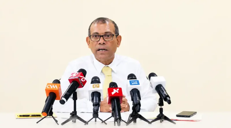 ވިޔަފާރީގެ ހަމަތަކާއި އުކުޅުތައް ވާދަވެރި އެހެން ވިޔަފާރިވެރިންނަށް އެނގޭ ގޮތަށް ހާމަކުރަން ޖެހުމަކީ ވިޔަފާރިތަކަށް އޮތް ބޮޑު ނުރައްކަލެއް: ރައީސް ނަޝީދު