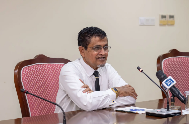 މައުލޫމާތު ފޯރުކޮށްދިނުމުގައި އިދާރާތަކަށް ދިމާވާ ދަތިތަކަށް ހައްލެއް ހޯދުމަށް، އައިކޮމްއިން އދ.އާއެކު މަސައްކަތް ކުރަނީ