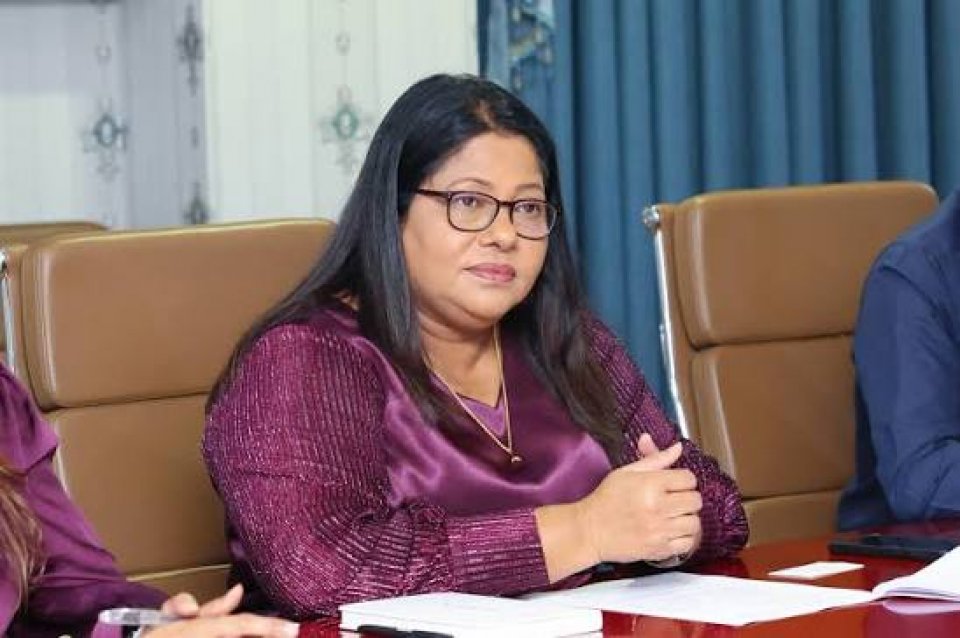 ނޮވެންބަރު މަހު ނިޔަލަަށް ކޮންމެހެން ބޭނުންވާ ބޭސް ލިސްޓުގައި ހިމެނޭ ބޭސްތައް ރާއްޖެއަށް ގެނެވޭނެ: ގީލާ