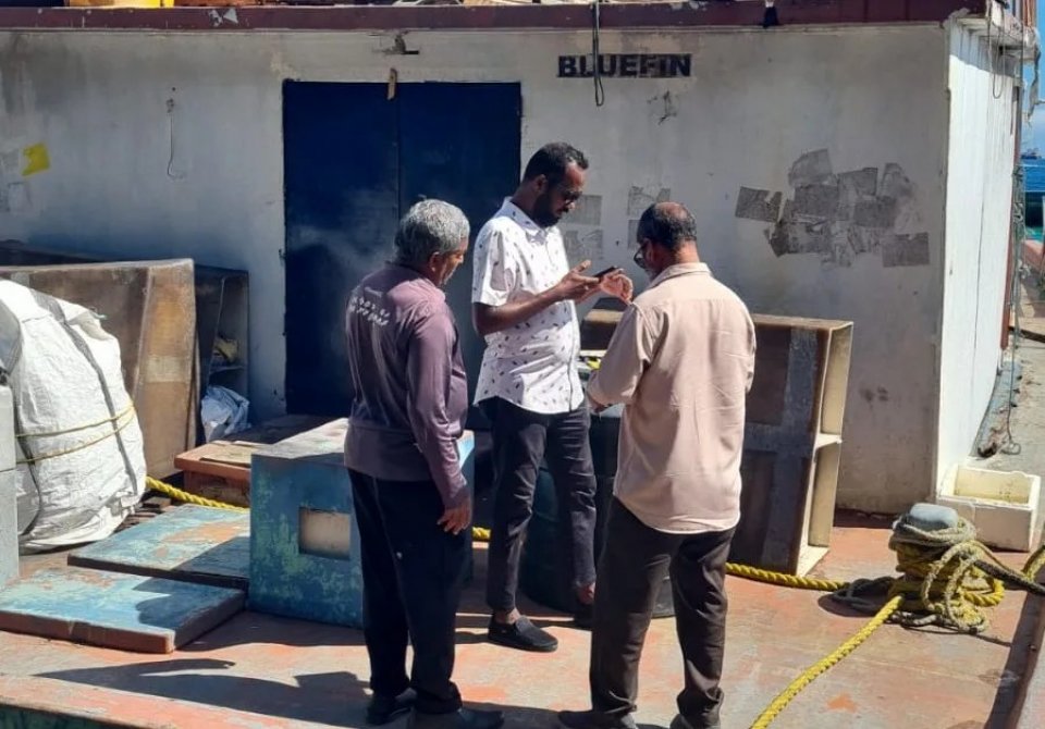 ގަވާއިދާ ޚިލާފަށް ވިލިމާލެ ފަޅުގައި އަޅާފައި އޮތް 12 އުޅަނދެއް ޖޫރިމަނާކޮށްފި