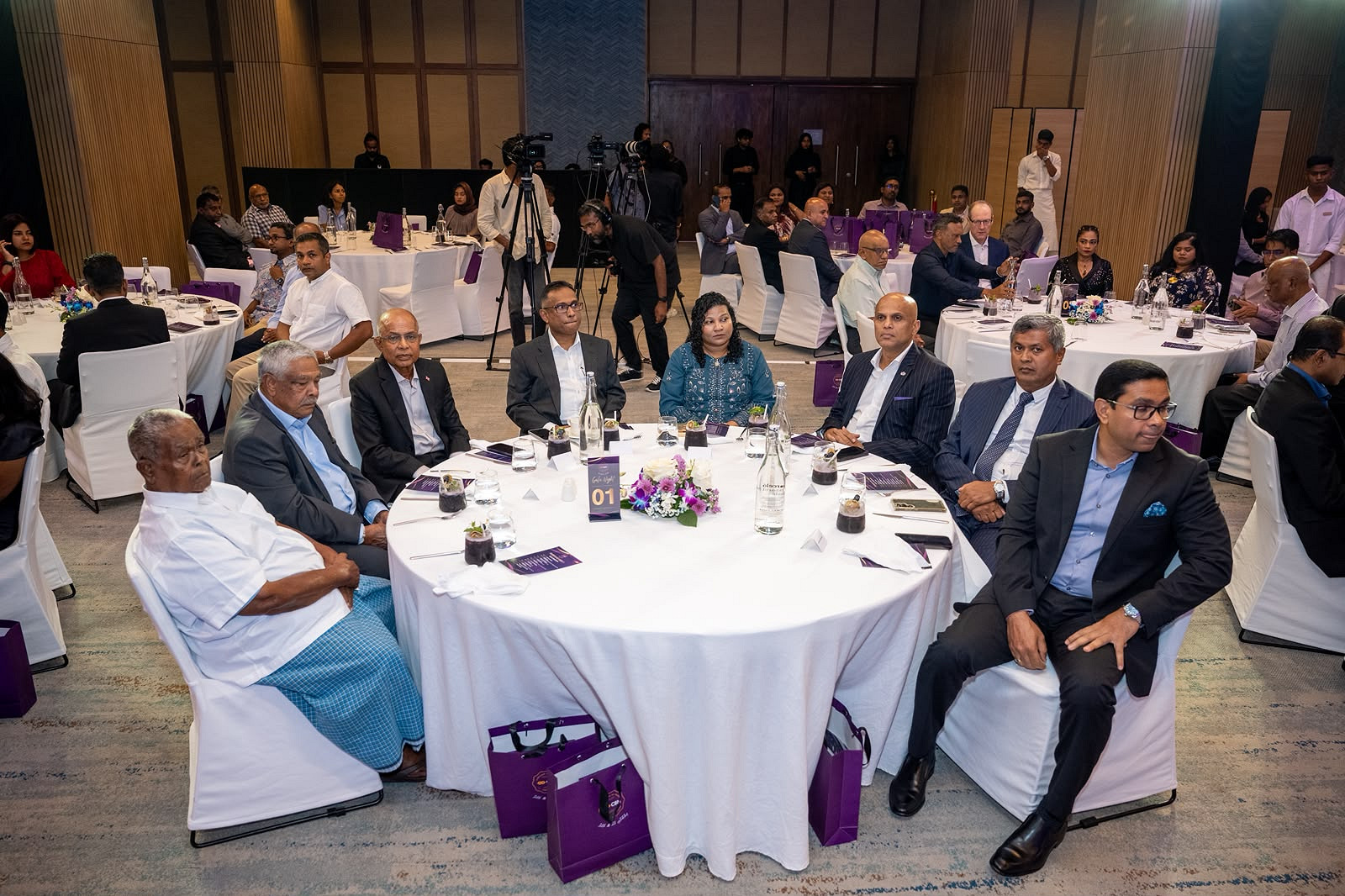 ސީބީއެމްއަށް 10 އަހަރު: 'މައި ސީބީއެމް'ގެ ނަމުގައި އެޕްލިކޭޝަނަކާއި ވިސާ ކާޑުތަކެއް ތައާރަފުކޮށްފި