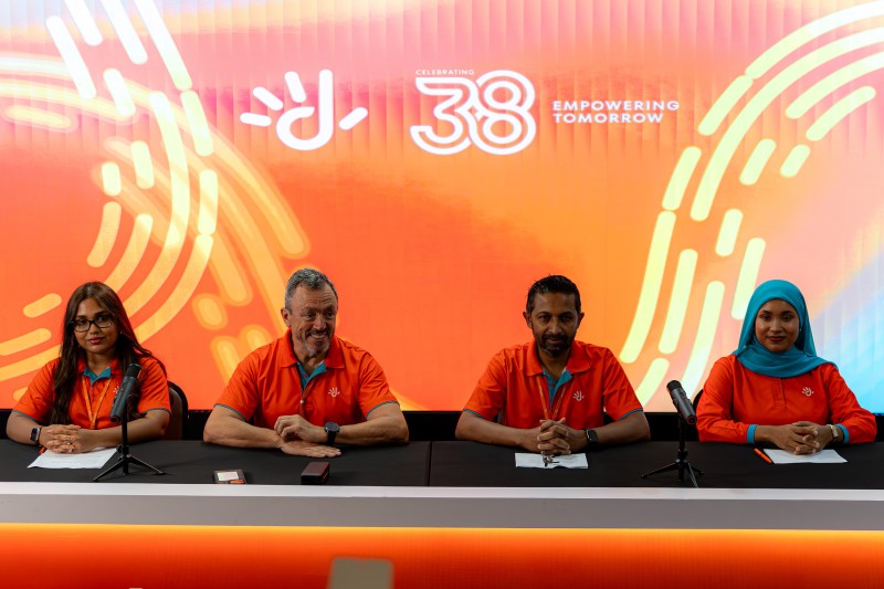 38ވަނަ އަހަރީ ދުވަހުގެ ހަދިޔާއެއް: ދިރާގު ކަސްޓަމަރުންނަށް 24 ގަޑިއިރަށް ހިލޭ 38 ޖީބީ ޑޭޓާ!