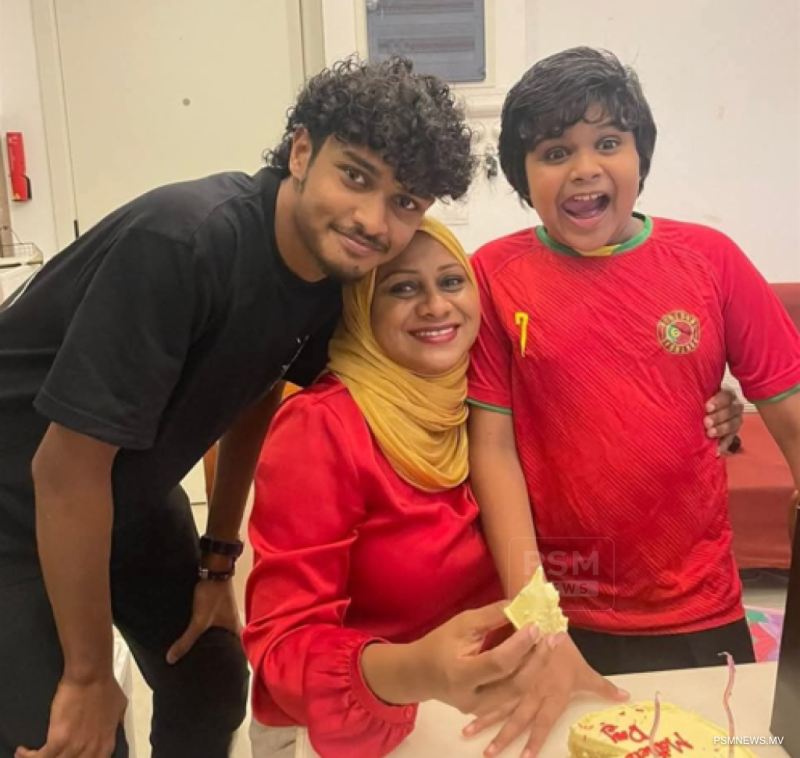 ޕޭސްމޭކަރއާއެކުވެސް ނާޒިމާ ދައްކަމުންދަނީ ދިރިއުޅުމުގައި ހުރިހާކަމެއްވެސް ކުރެވޭނެކަން