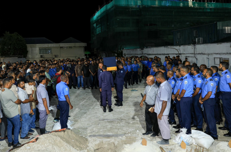 ވާޖިބު އަދާކުރަނިކޮށް ފުލުހަކު ނިޔާވެއްޖެނަމަ އާއިލާއަށް ފުލުހުންގެ ހެލްތު އިންޝުއަރެންސް ދެނީ