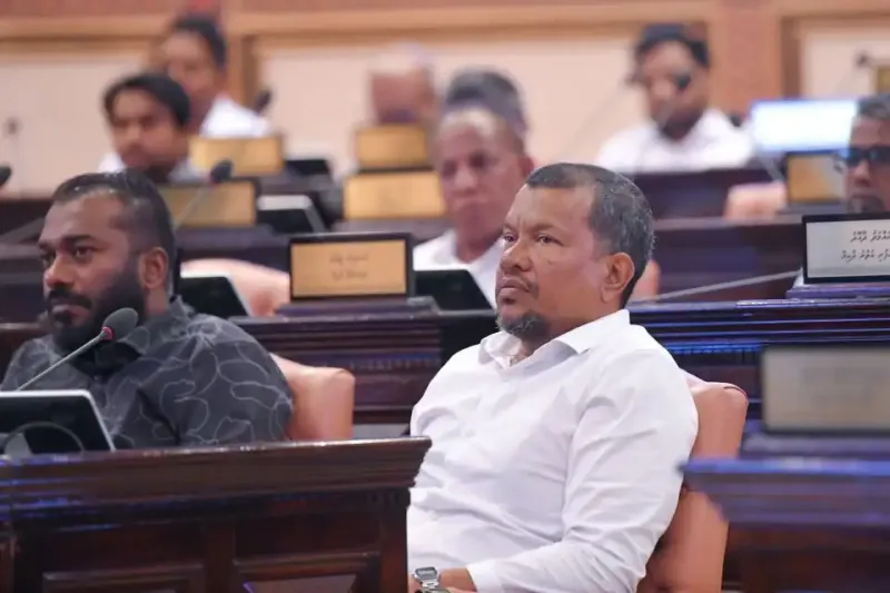 މާލެ ސަރަހައްދުގައި ހިނގާ ނުރައްކާތެރި އެކްސިޑެންޓްތައް އިތުރުވަމުންދާ މައްސަލައަށް ދާއިމީ ހައްލެއް ހޯދައިދިނުމަށް މެންބަރު ކުޑޫ އެދިވަޑައިގެންފި
