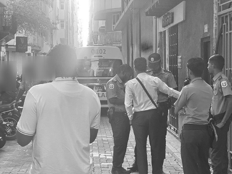 ޚަބަރު ހުސްވެފައި އޮއްވާ ފެނުނު މީހާ ހޮސްޕިޓަލަށް ގެންދިޔައިރުވެސް އޮތީ މަރުވެފައި، ފުލުހުން ތަހުގީގުކުރަނީ