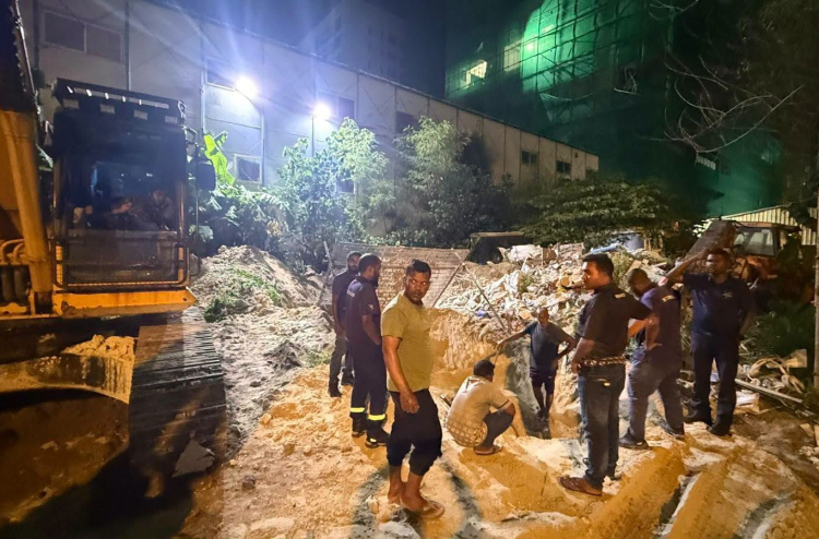 ހުޅުމާލެ އިން ދެ ފަހަރަށް ކަރަންޓް ކެނޑުނީ މަގު ކޮނުނު ބައެއްގެ އަތުން ކޭބަލް ބުރިވެގެން