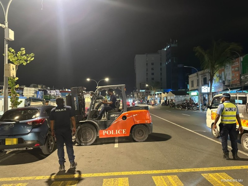 ބޭރު މަގުގައި ޤަވާއިދާ ޚިލާފަށް ޕާކުކޮށްފައިވާ އުޅަނދުތައް ނަގަން ފަށައިފި