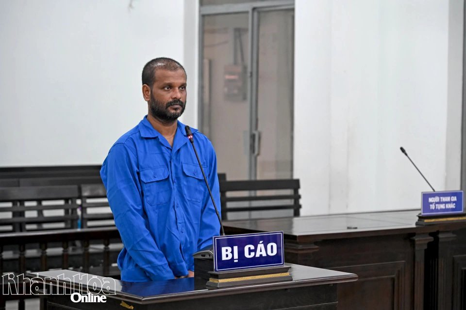 ވިއެޓްނާމަށް ޑްރަގް އެތެރެކުރި ދިވެއްސަކު 20 އަހަރަށް ޖަލަށް