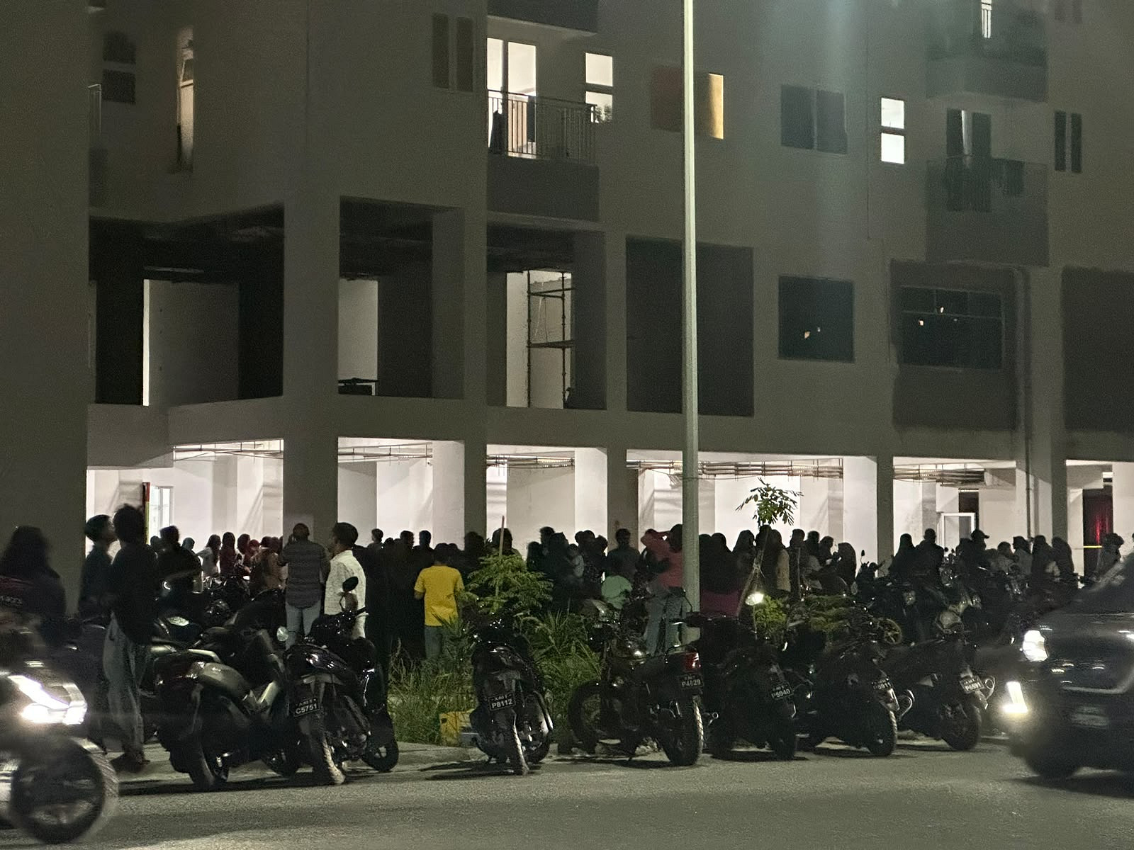 އަމާން އުދަރެސް ޓަވަރެއްގައި އަލިފާނުގެ ހާދިސާއެއް ހިނގައިފި