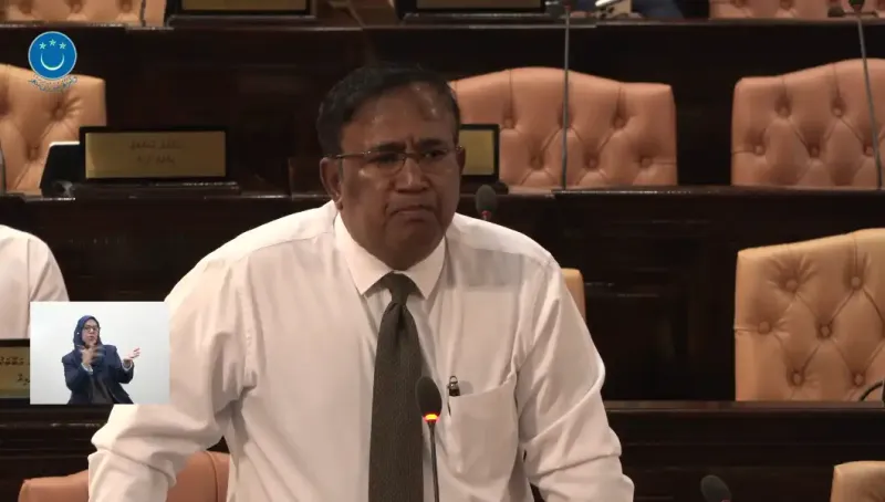 މަޖިލީހުން ދުވަހަކުވެސް ފާސްނުކުރާ ވަރުގެ ބޮޑު ބަޖެޓެއް ސަރުކާރަށް ފާސްކޮށްދީފައިވާއިރު އެއްވެސް ރަށެއްގައި އެއްވެސް ކަމެއް ނުހިނގާ: މެންބަރު ޣަފޫރު