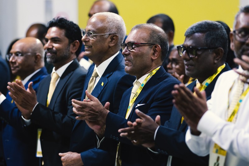ޒަމާންވީ ގުޅުންތައް ސިޔާސީ ޚިޔާލުތަފާތުވުންތަކާ ހެދި ފަނޑުވިޔަ ނުދޭން ވިސްނަންވާނެ: ޞާލިޙް
