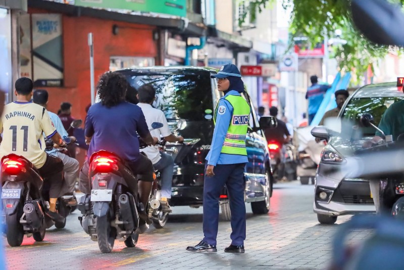 ނިވާކަން ކުޑަކޮށް ހެދުން އަޅައިގެން އުޅޭ ބިދޭސީންނަށް ފިޔަވަޅު އަޅާނެކަމުގެ އިންޒާރު ފުލުހުން ދީފި