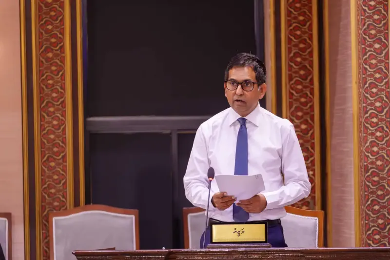 ރަސްމާލޭ މަޝްރޫއުގެ ދިފާއުގައި މުޅި ސަރުކާރު ތެދުވެފައިވާއިރު، އިކޮނޮމިކް މިނިސްޓަރު ސައީދު ހަނު!
