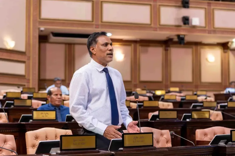 ކުށް ކޮށްގެން ހޯދާ މުދަލުގެ ބިލު ފާސްވެގެން އަންނައިރު ގާނޫނީ ހުސްކަމެއް އައުމުގެ ފުރުސަތު އޮތުމުގެ ސަބަބަން މެންބަރު ޝަމްހީދު ކަންބޮޑުވުން ފާޅުކުރައްވައިފި