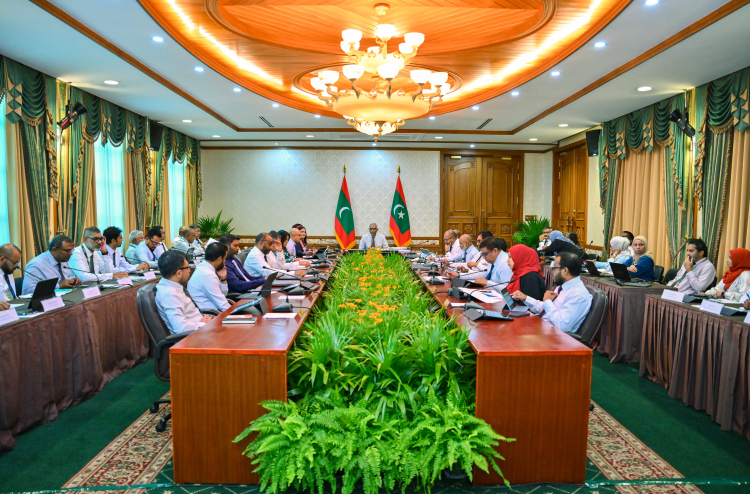 ތަރައްގީގެ މަޝްރޫއުތައް އަވަސްކުރަން ކުންފުނިތަކުގެ ވެރިން ކެބިނެޓް ބައްދަލުވުމަށް!
