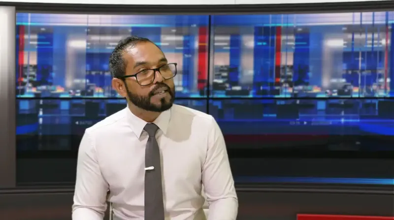 ގަދަބަސް ބުނެފައި ކުރި އެއްވެސް ކަމަކުން ރަނގަޅު ނަތީޖާއެއް ނުނިކުތްތަނުގައި، މިސަރުކާރުން ދަނީ އިތުރަށް ރައްޔިތުން ރުޅި އަރުވަމުން: ގާލިބު