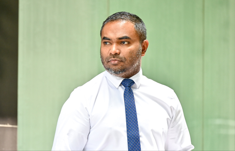 އޭސީސީން އެދުނު ގޮތަށް ކުރީގެ ފަނޑިޔާރު މަހާޒުގެ މައްޗަށް ދައުވާ ނުކުރަން ޕީޖީން ނިންމައިފި