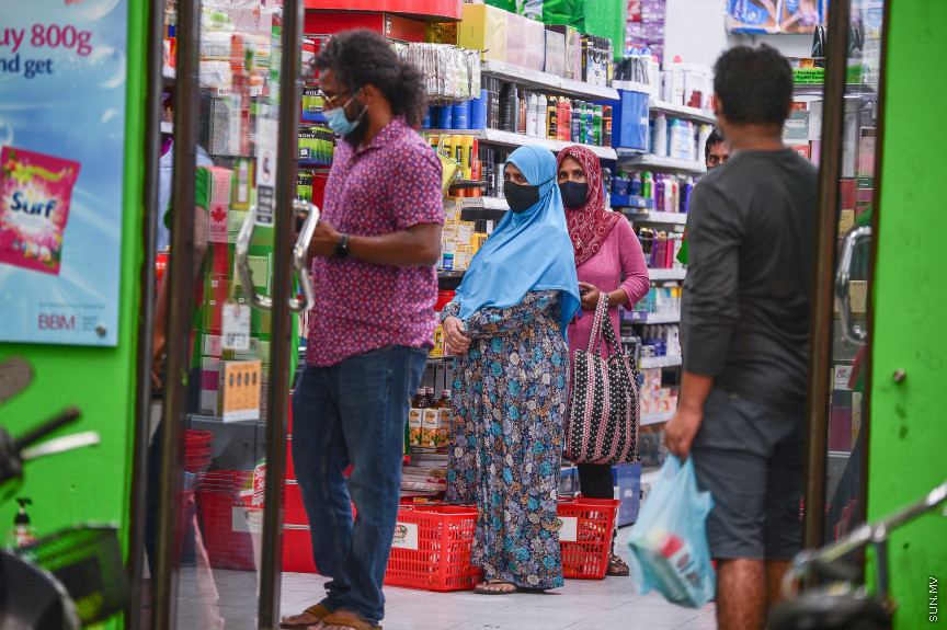 މުދަލަށް އޮންނަ ލޯބީގެ އިމުން ބޭރުވާ މީހާގެ އަޚުލާގު ފަސާދަވެ، ﷲއާ އޮންނަ ގުޅުން ކެނޑޭ: ޚުތުބާ