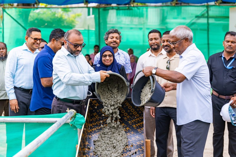 ވިލިމާލެ މަސްޖިދުއްސަލާމް ހުރި ބިމުގައި އިމާރާތްކުރާ ޒަމާނީ އައު މިސްކިތުގެ ބިންގާ އަޅައިފި